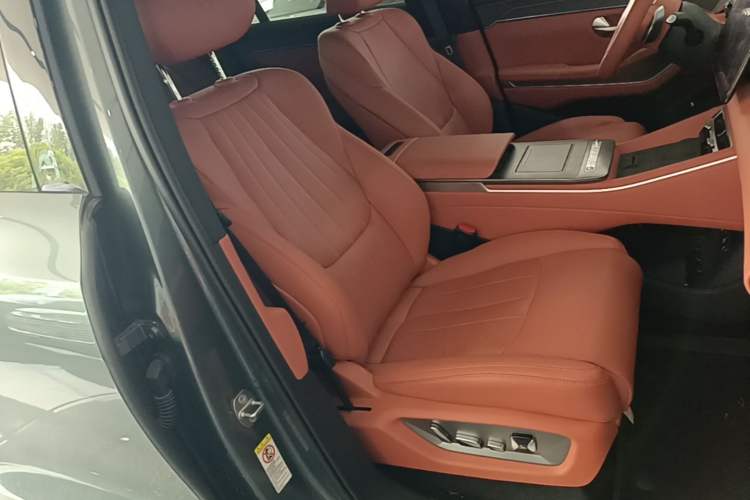 Used BYD Tang L 2025 DM 175KM Drone Player Edition Right Front Seat