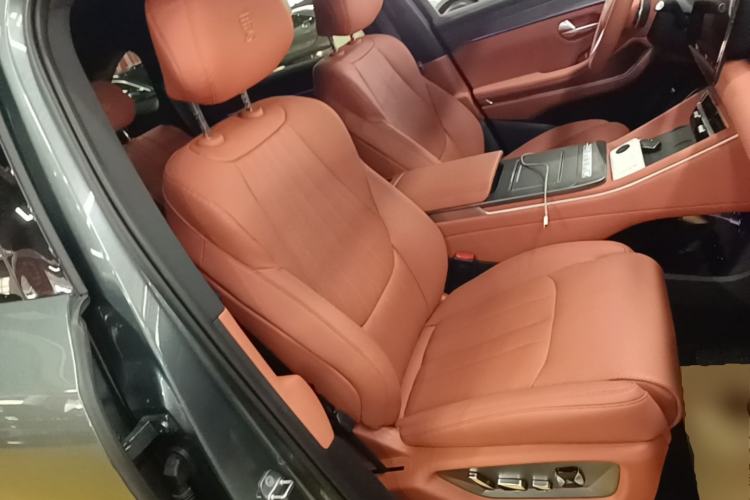 Used BYD Tang L 2025 DM 175KM Drone Player Edition Right Front Seat