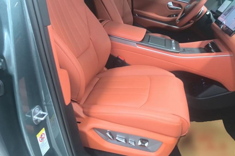 Used BYD Tang L 2025 DM 175KM Drone Player Edition Right Front Seat