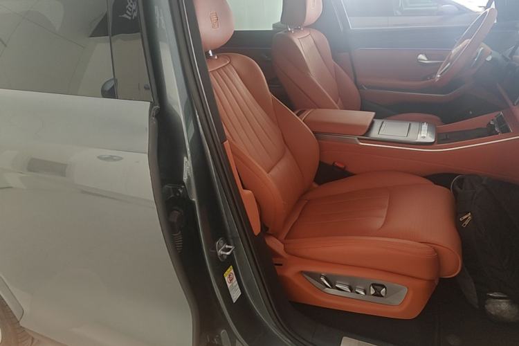 Used BYD Tang L 2025 DM 175KM Drone Player Edition Right Front Seat