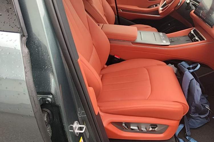 Used BYD Tang L 2025 DM 175KM Drone Player Edition Right Front Seat