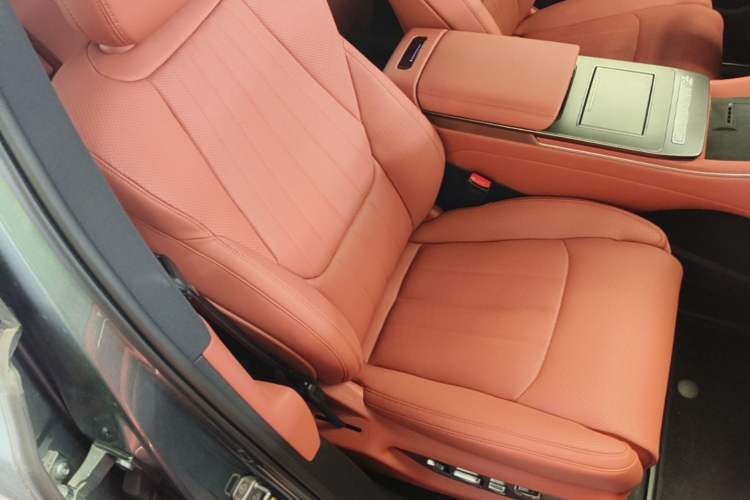 Used BYD Tang L 2025 DM 175KM Drone Player Edition Right Front Seat