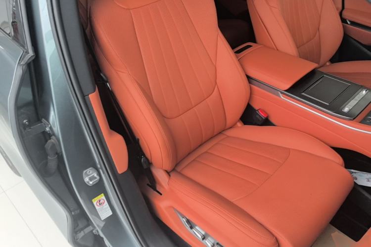 Used BYD Tang L 2025 DM 175KM Drone Player Edition Right Front Seat
