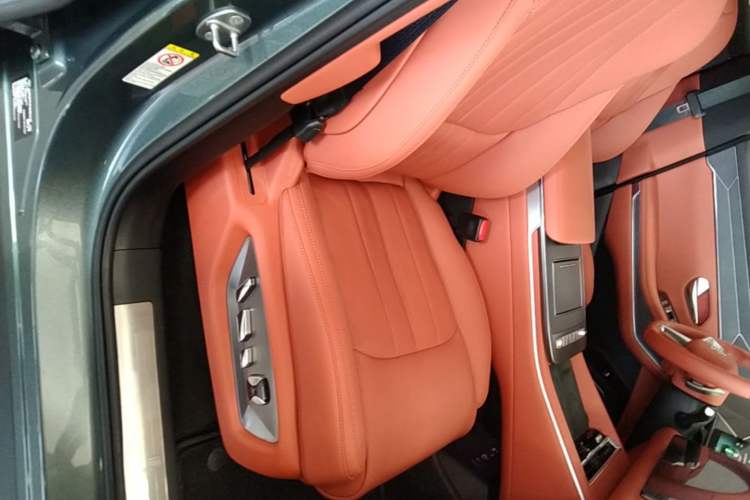 Used BYD Tang L 2025 DM 175KM Drone Player Edition Right Front Seat