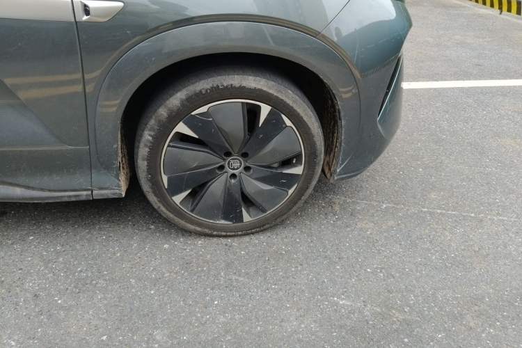 Used BYD Tang L 2025 EV 600KM All-Wheel-Drive LiDAR Flagship Model Right Front Wheel Hub