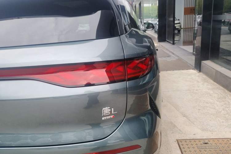 Used BYD Tang L 2025 DM 175KM Drone Player Edition Right Rear Taillight