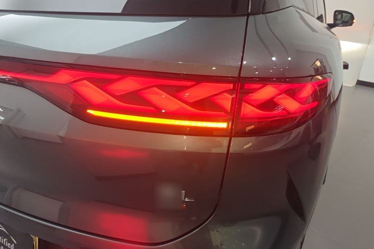 Used BYD Tang L 2025 DM 175KM Drone Player Edition Right Rear Taillight