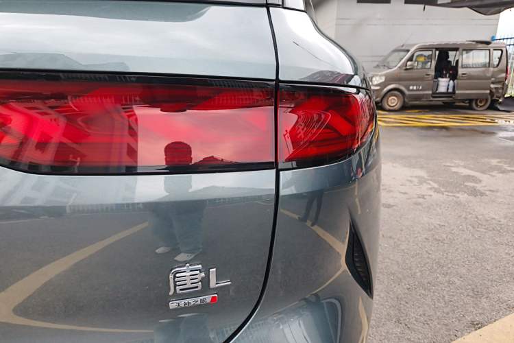 Used BYD Tang L 2025 DM 175KM Drone Player Edition Right Rear Taillight