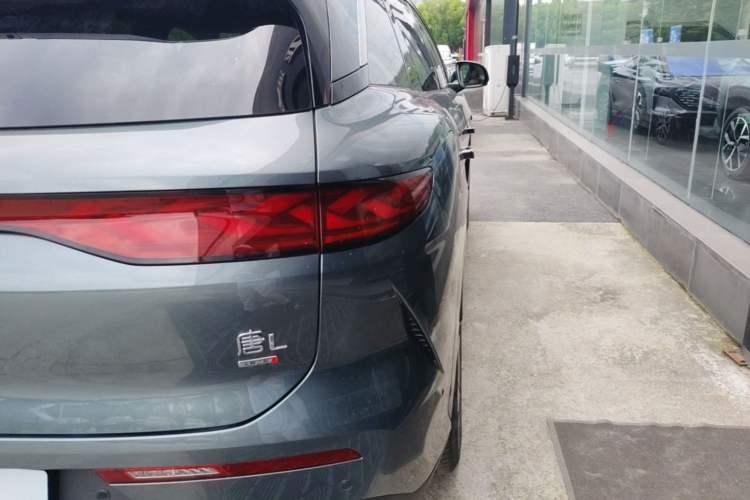 Used BYD Tang L 2025 DM 175KM Drone Player Edition Right Rear Taillight