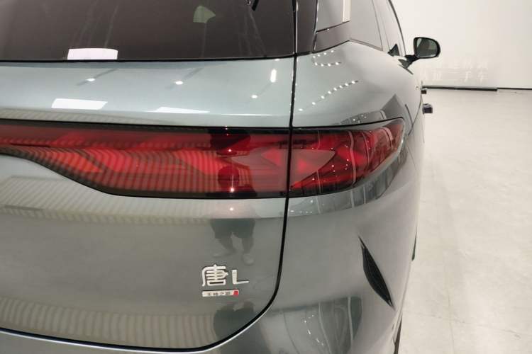 Used BYD Tang L 2025 DM 175KM Drone Player Edition Right Rear Taillight
