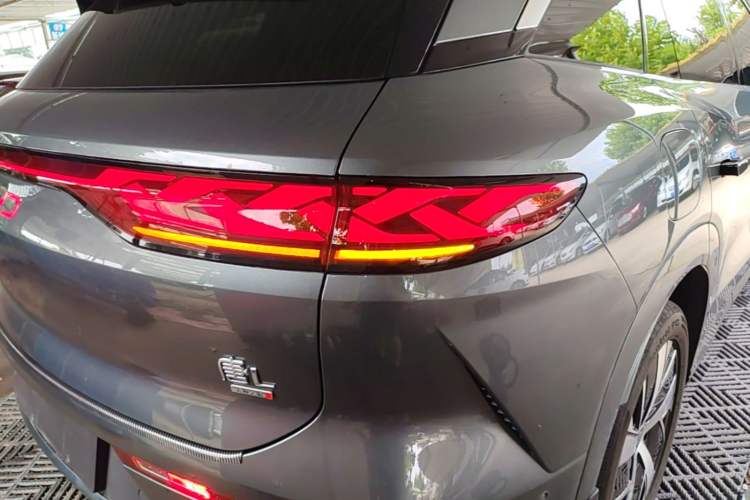 Used BYD Tang L 2025 DM 215KM LiDAR Flagship Model Right Rear Taillight