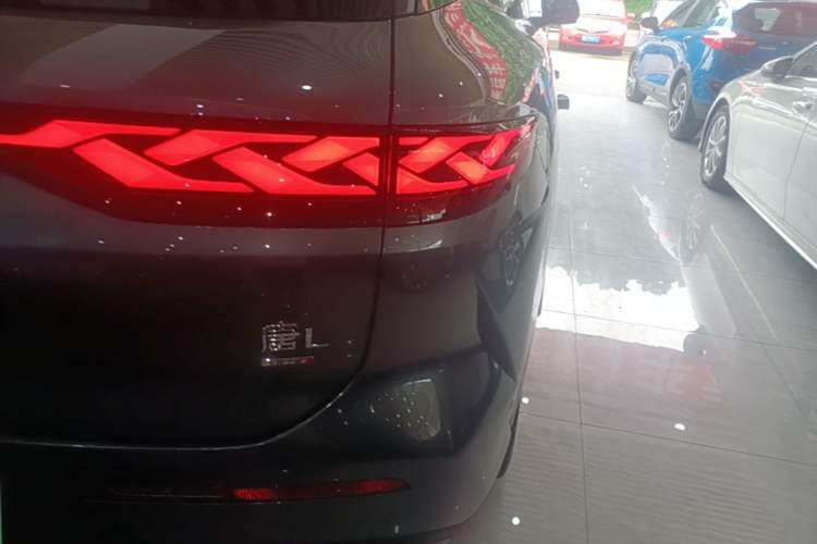 Used BYD Tang L 2025 DM 175KM Drone Player Edition Right Rear Taillight