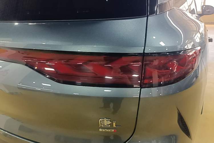 Used BYD Tang L 2025 DM 175KM Drone Player Edition Right Rear Taillight