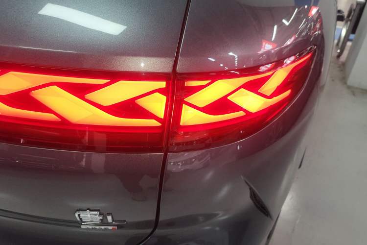 Used BYD Tang L 2025 DM 215KM LiDAR Flagship Model Right Rear Taillight