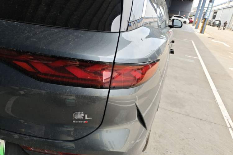 Used BYD Tang L 2025 DM 175KM Drone Player Edition Right Rear Taillight