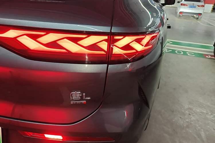 Used BYD Tang L 2025 DM 175KM Drone Player Edition Right Rear Taillight