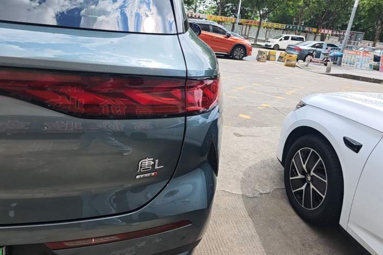 Used BYD Tang L 2025 DM 175KM Drone Player Edition Right Rear Taillight