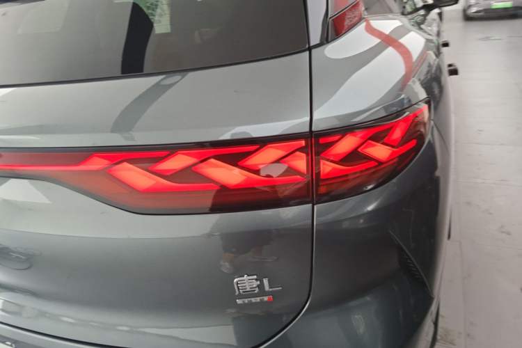 Used BYD Tang L 2025 DM 175KM Drone Player Edition Right Rear Taillight