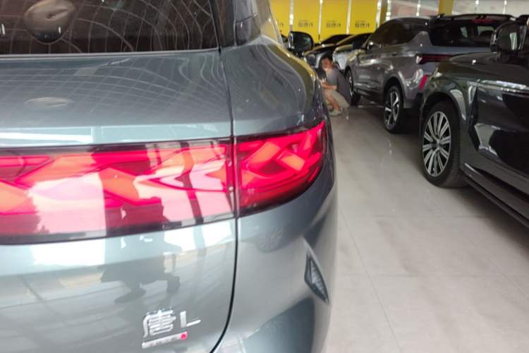 Used BYD Tang L 2025 DM 175KM Drone Player Edition Right Rear Taillight