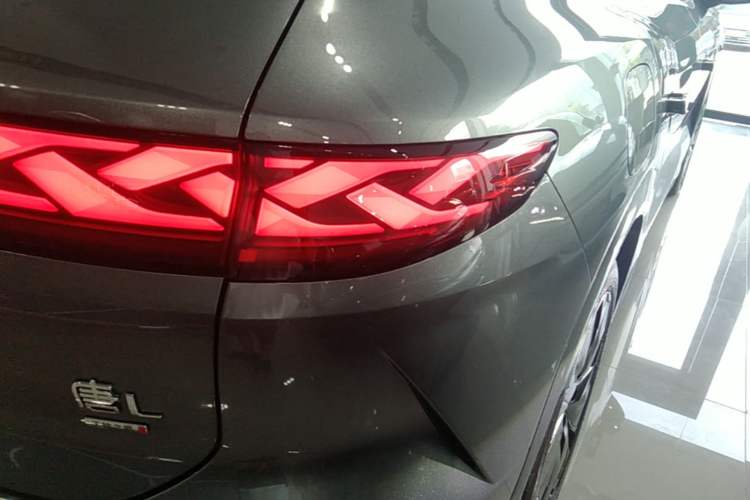 Used BYD Tang L 2025 DM 175KM Drone Player Edition Right Rear Taillight