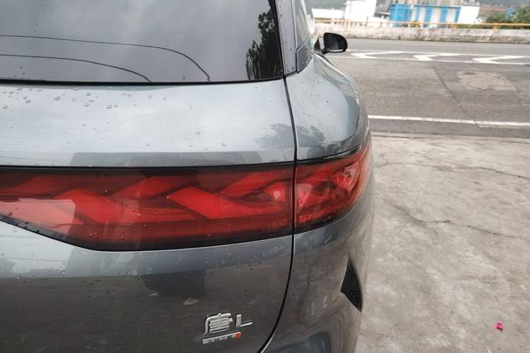 Used BYD Tang L 2025 EV 670KM LiDAR Flagship Version Right Rear Taillight