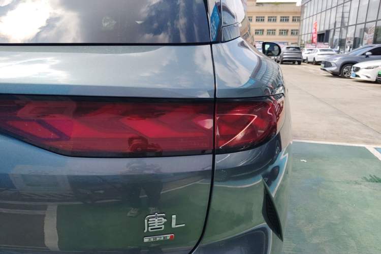 Used BYD Tang L 2025 DM 175KM Drone Player Edition Right Rear Taillight