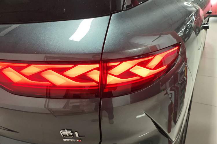 Used BYD Tang L 2025 DM 175KM Drone Player Edition Right Rear Taillight