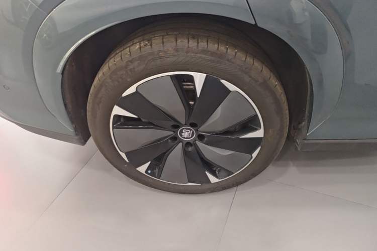 Used BYD Tang L 2025 DM 175KM Drone Player Edition Right Rear Wheel Hub