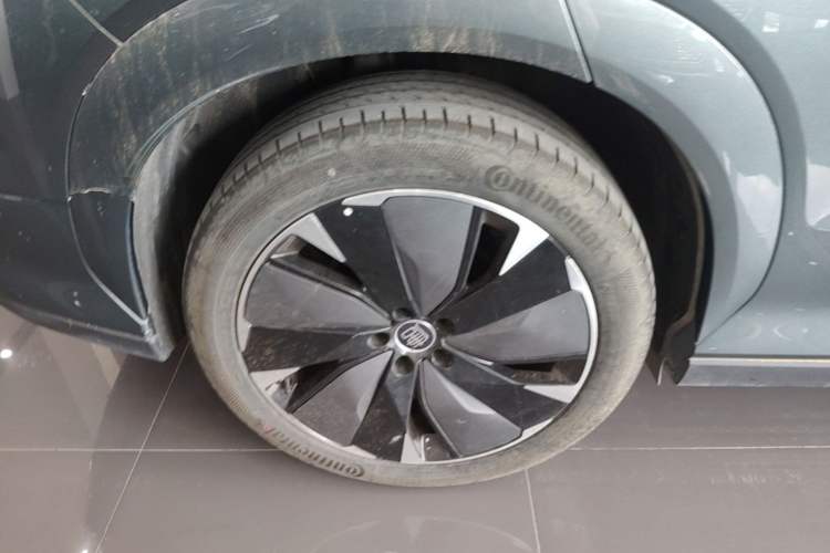 Used BYD Tang L 2025 DM 175KM Drone Player Edition Right Rear Wheel Hub