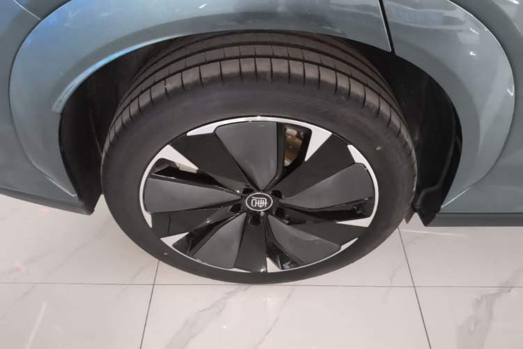 Used BYD Tang L 2025 DM 175KM Drone Player Edition Right Rear Wheel Hub
