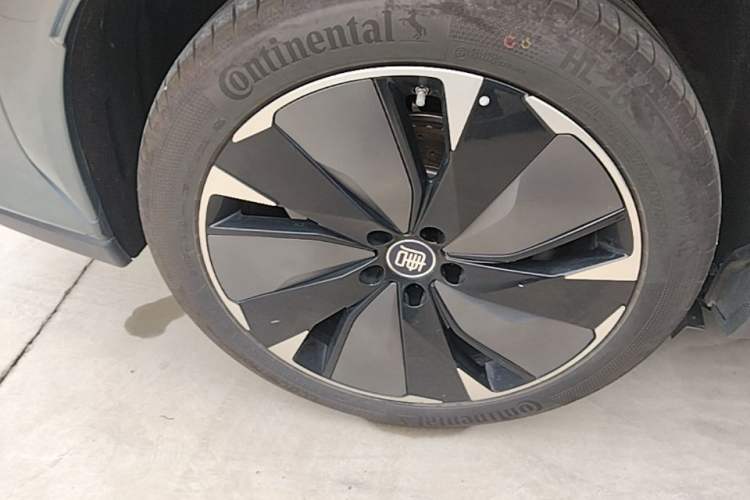 Used BYD Tang L 2025 DM 175KM Drone Player Edition Right Rear Wheel Hub