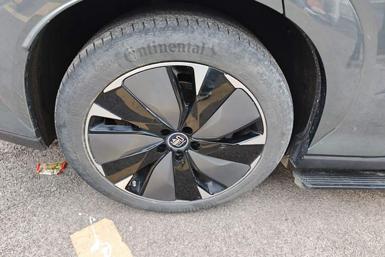 Used BYD Tang L 2025 DM 175KM Drone Player Edition Right Rear Wheel Hub