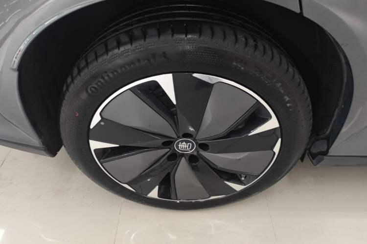 Used BYD Tang L 2025 DM 175KM Drone Player Edition Right Rear Wheel Hub