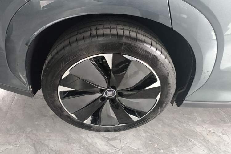 Used BYD Tang L 2025 DM 175KM Drone Player Edition Right Rear Wheel Hub