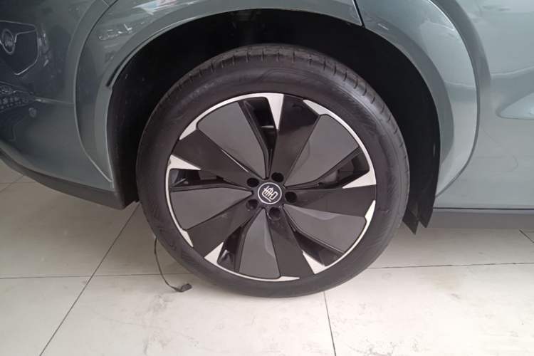Used BYD Tang L 2025 DM 175KM Drone Player Edition Right Rear Wheel Hub