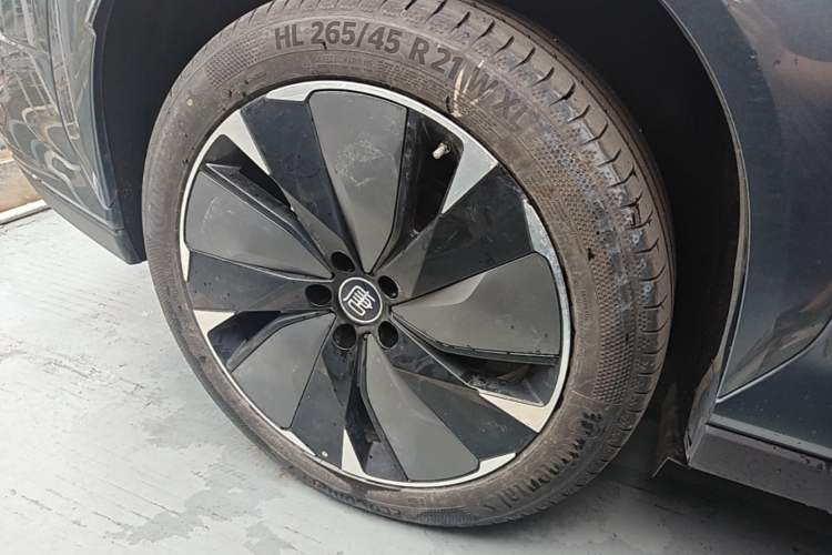 Used BYD Tang L 2025 DM 175KM Drone Player Edition Right Rear Wheel Hub