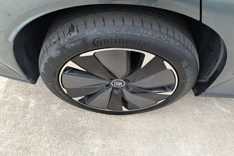 Used BYD Tang L 2025 DM 175KM Drone Player Edition Right Rear Wheel Hub