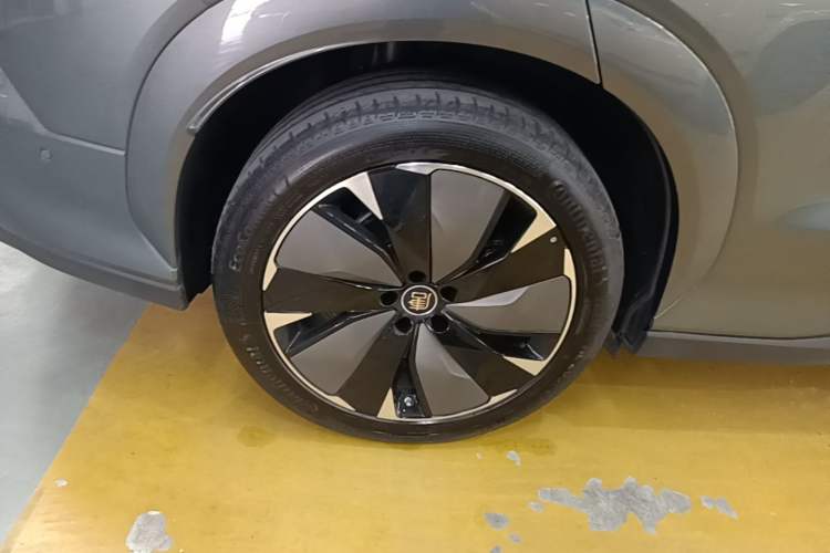 Used BYD Tang L 2025 DM 175KM Drone Player Edition Right Rear Wheel Hub
