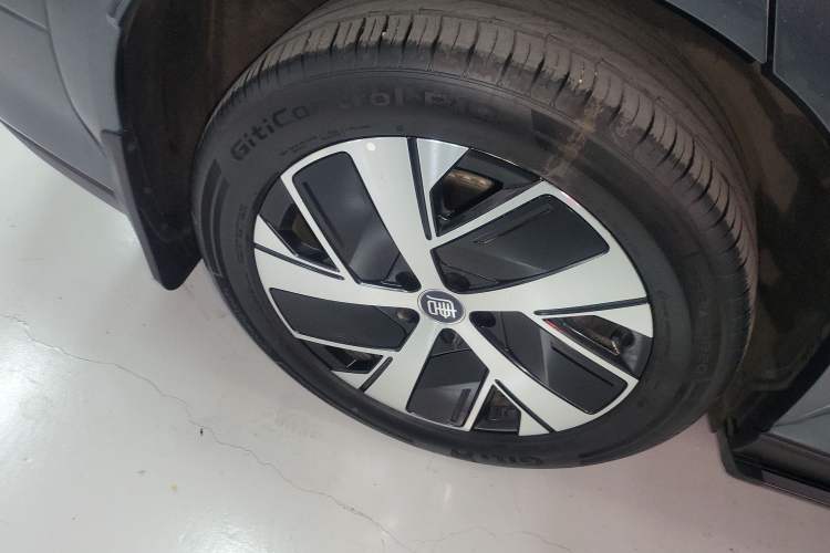Used BYD Tang L 2025 DM 215KM LiDAR Flagship Model Right Rear Wheel Hub