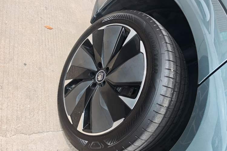 Used BYD Tang L 2025 DM 175KM Drone Player Edition Right Rear Wheel Hub