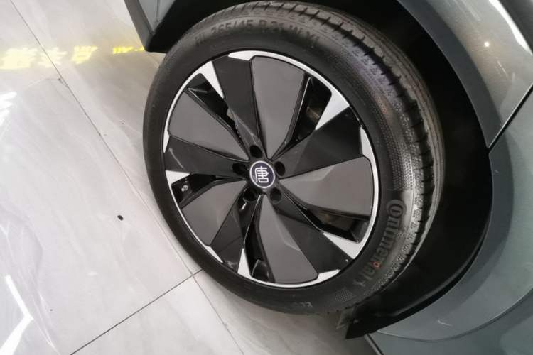 Used BYD Tang L 2025 DM 175KM Drone Player Edition Right Rear Wheel Hub