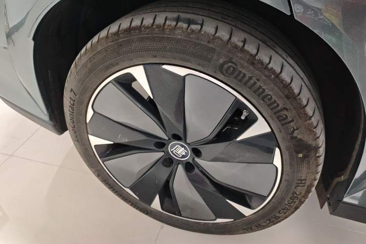 Used BYD Tang L 2025 DM 175KM Drone Player Edition Right Rear Wheel Hub