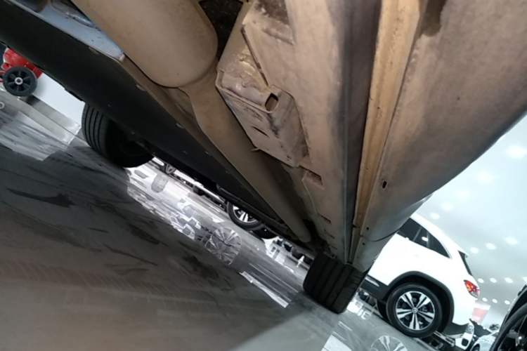Used BYD Tang L 2025 DM 200KM Four-Wheel Drive LiDAR Flagship Model Right Side Sill