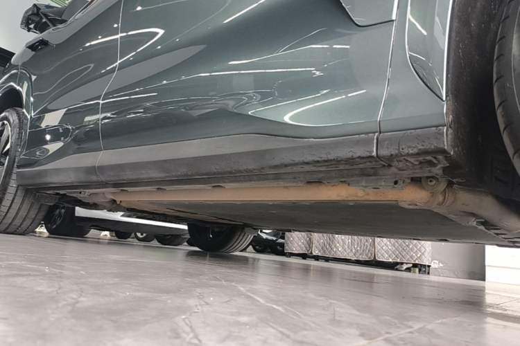 Used BYD Tang L 2025 DM 175KM Drone Player Edition Right Side Sill