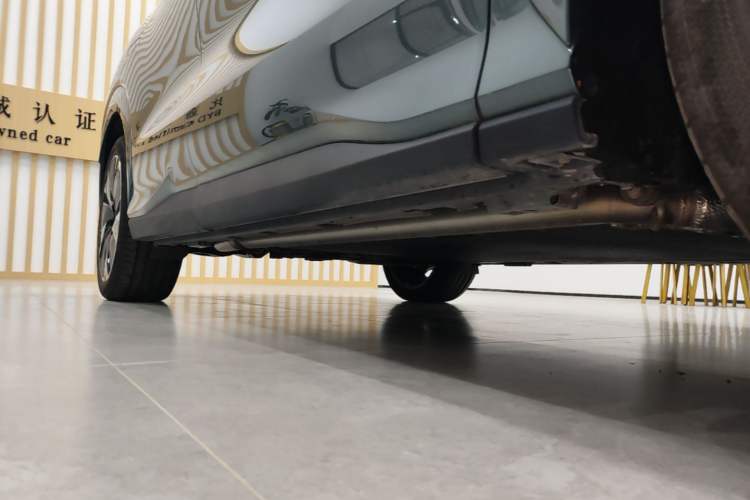 Used BYD Tang L 2025 DM 175KM Drone Player Edition Right Side Sill