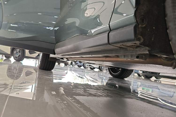 Used BYD Tang L 2025 DM 175KM Drone Player Edition Right Side Sill