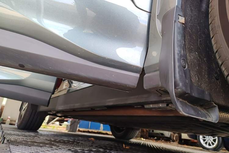 Used BYD Tang L 2025 DM 215KM LiDAR Flagship Model Right Side Sill
