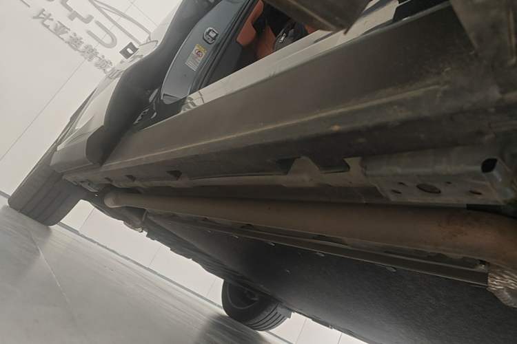 Used BYD Tang L 2025 DM 175KM Drone Player Edition Right Side Sill