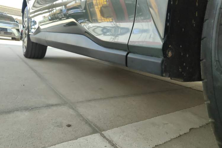 Used BYD Tang L 2025 DM 175KM Drone Player Edition Right Side Sill