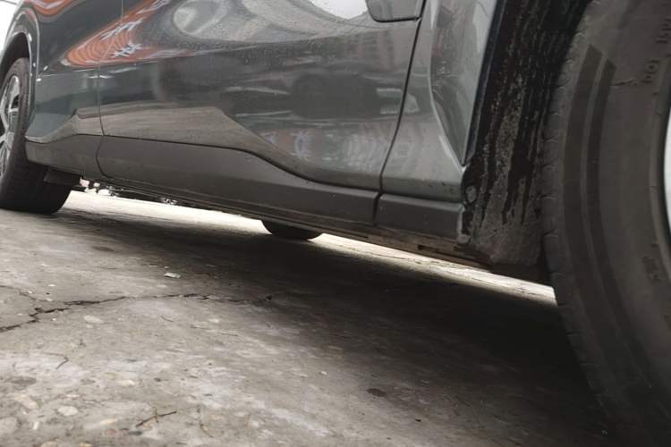 Used BYD Tang L 2025 EV 670KM LiDAR Flagship Version Right Side Sill